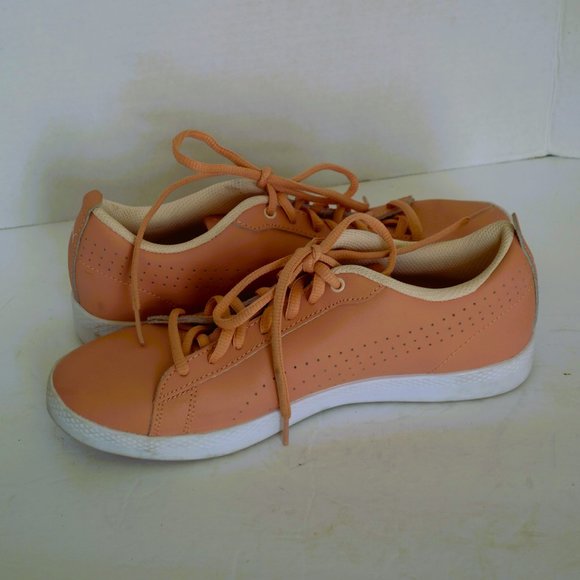 Puma Peach-Beige Leather Court (Smash Perf) Sneaker Size 8.5 - Picture 3 of 7